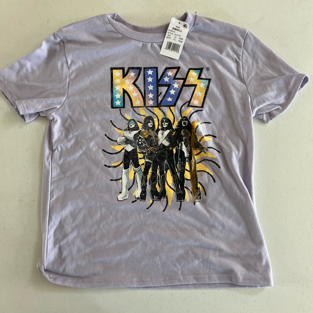 Kiss Band Graphic T-Shirt Girl Sz Small Purple Short Sleeve Crew Neck Stars